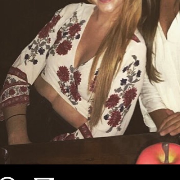 Super cute floral white tie bohemian crop top - Picture 1 of 6